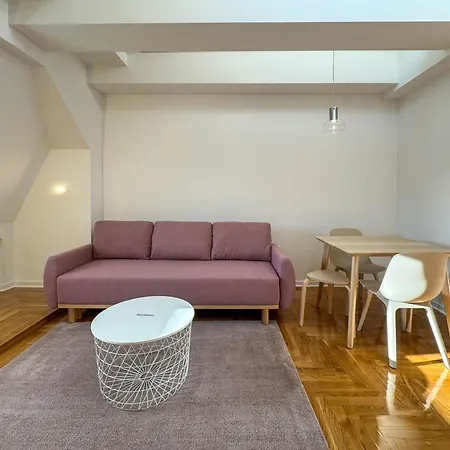 Cozy City Center Apartment *